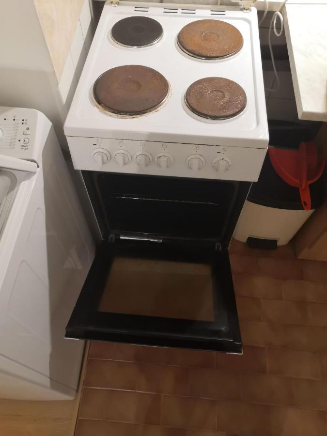 פראג Economy Flat 18 Minutes From Vaclavske Namesti מראה חיצוני תמונה