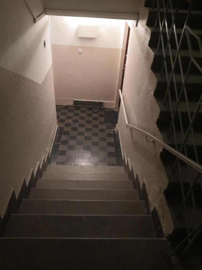 פראג Economy Flat 18 Minutes From Vaclavske Namesti מראה חיצוני תמונה