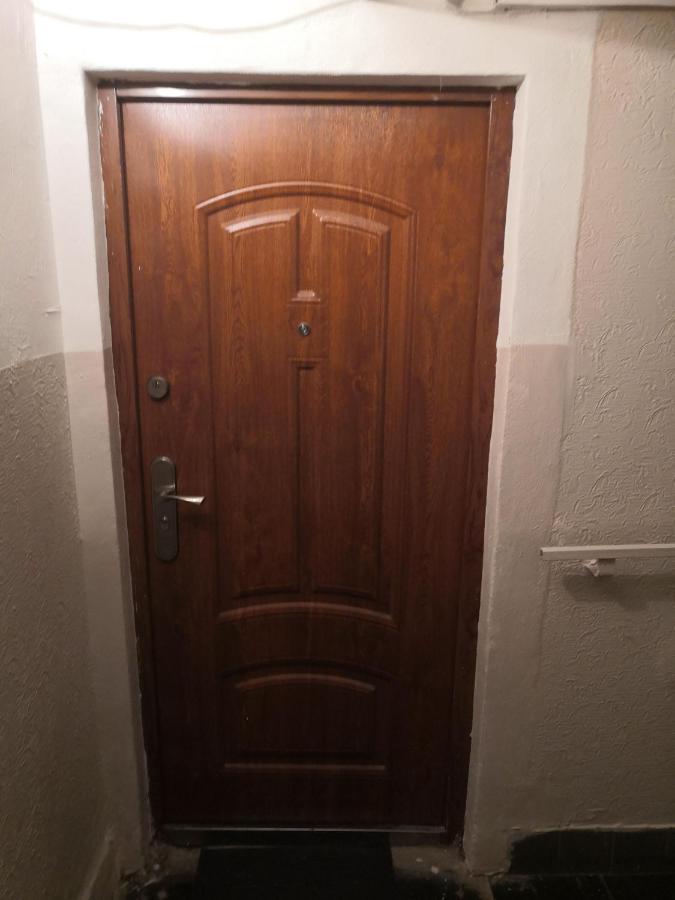 פראג Economy Flat 18 Minutes From Vaclavske Namesti מראה חיצוני תמונה